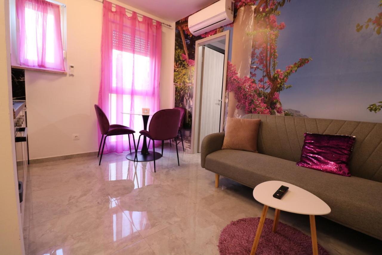Klaudia Apartment Pula Bagian luar foto