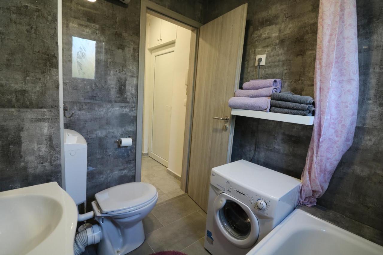 Klaudia Apartment Pula Bagian luar foto
